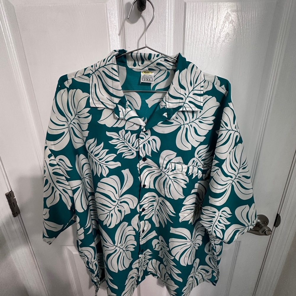 Green and White Casual Button Down Shirt with Floral Print